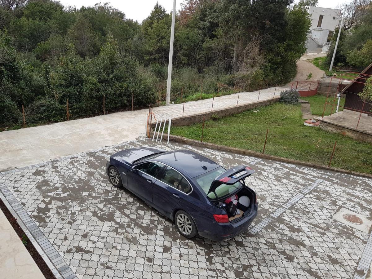Apartmani Vila Ebra Utjeha Εξωτερικό φωτογραφία