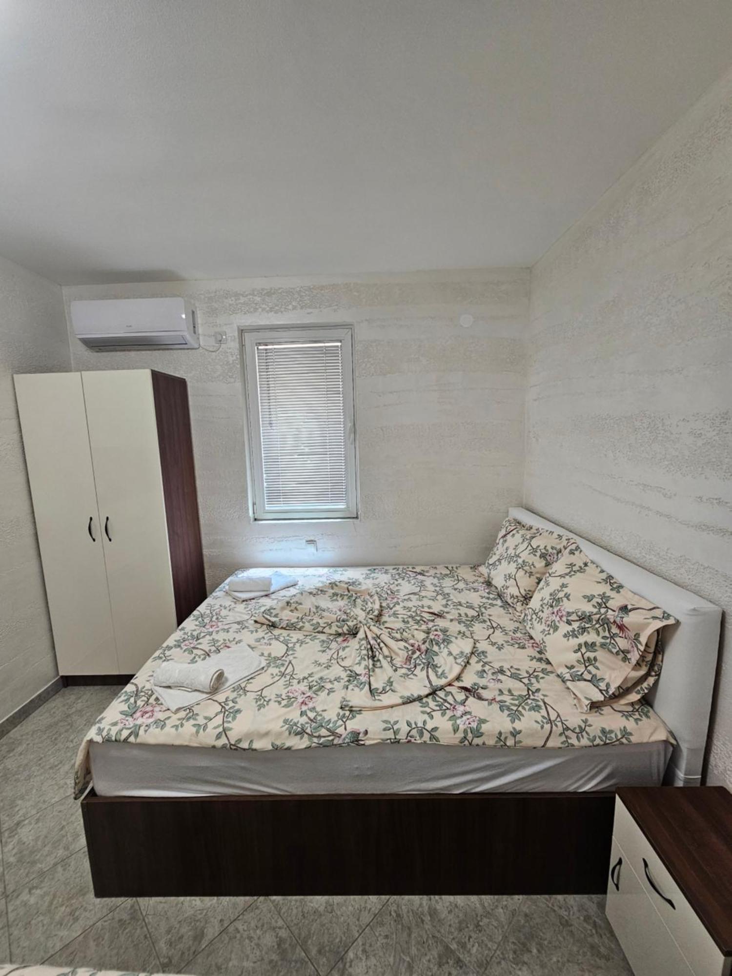 Apartmani Vila Ebra Utjeha Εξωτερικό φωτογραφία