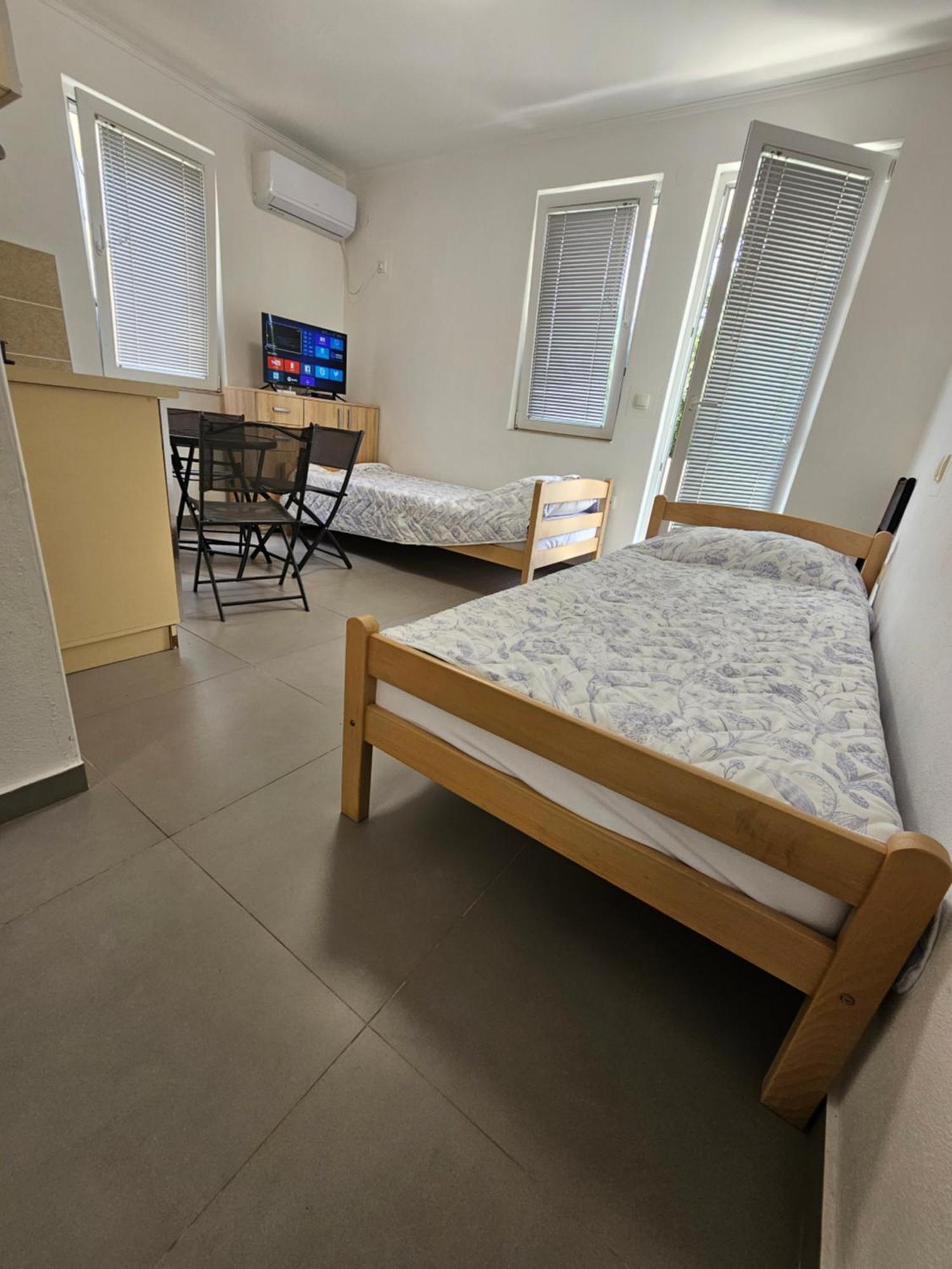 Apartmani Vila Ebra Utjeha Εξωτερικό φωτογραφία