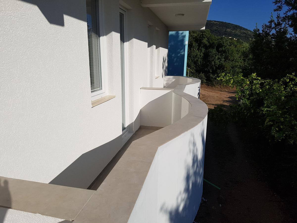 Apartmani Vila Ebra Utjeha Εξωτερικό φωτογραφία